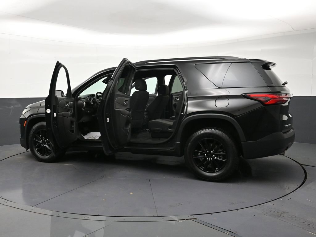 Used 2023 Chevrolet Traverse LT w/ LPO, Floor Liner Package image 37