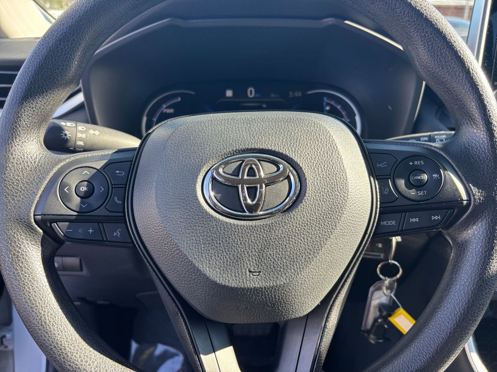 Used 2025 Toyota RAV4 LE image 27