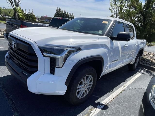 Used 2026 Toyota Tundra SR5 w/ SR5 Premium Package AWD/4WD image 5