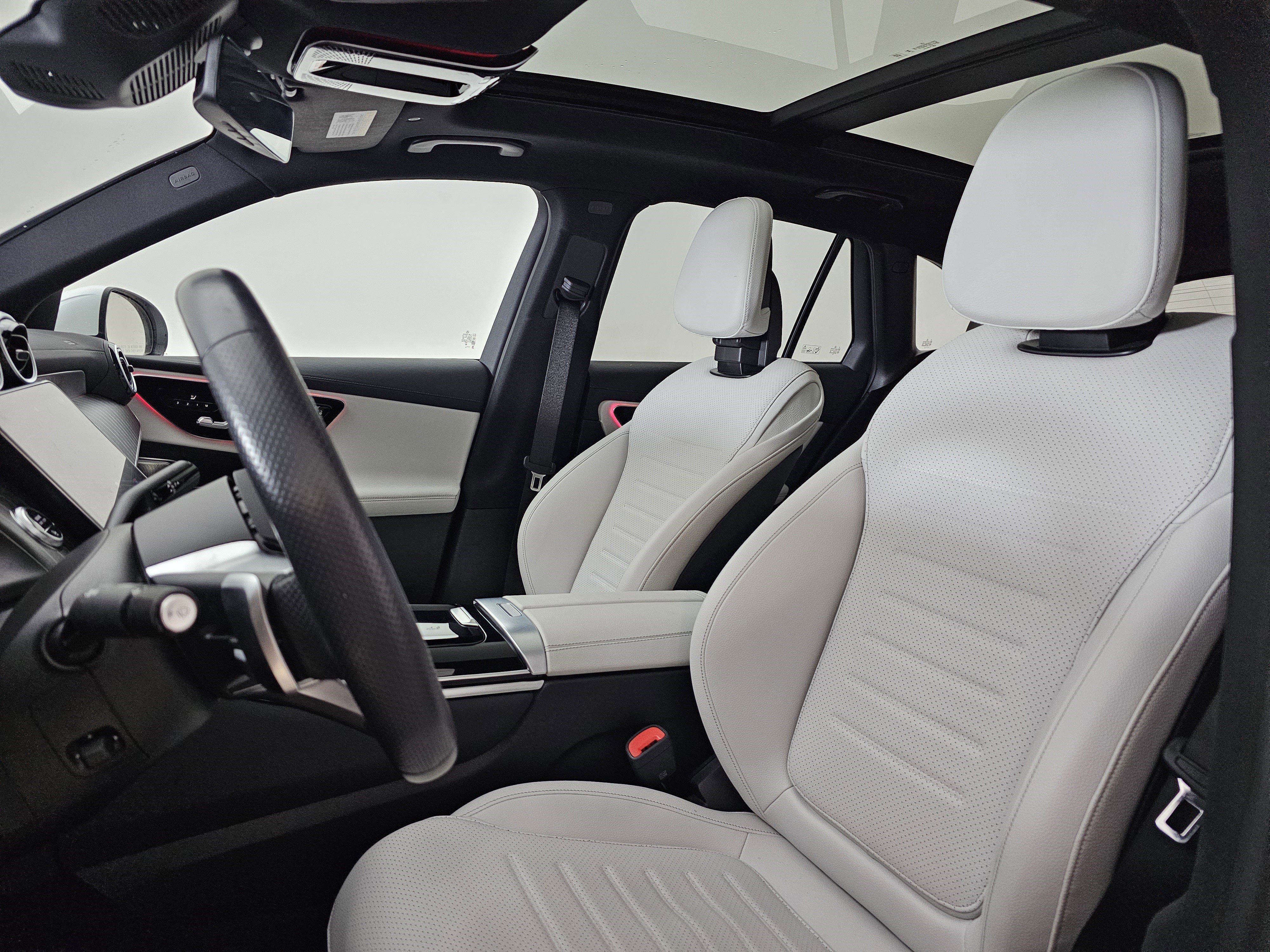 Used 2024 Mercedes-Benz GLC 300 4MATIC image 8