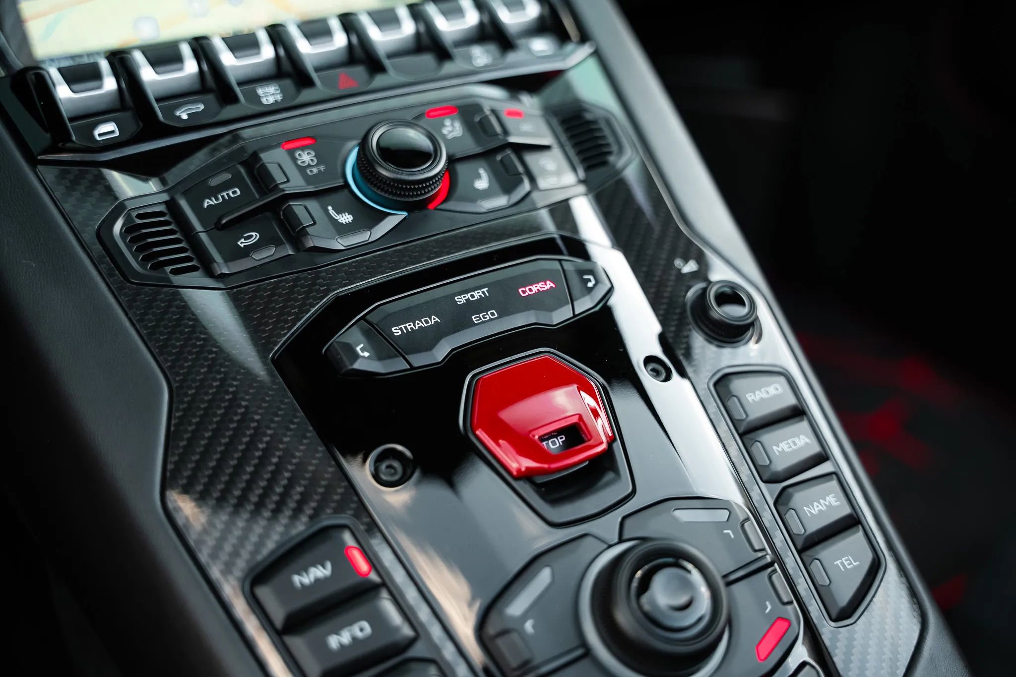 Used 2021 Lamborghini Aventador SVJ AWD/4WD image 18