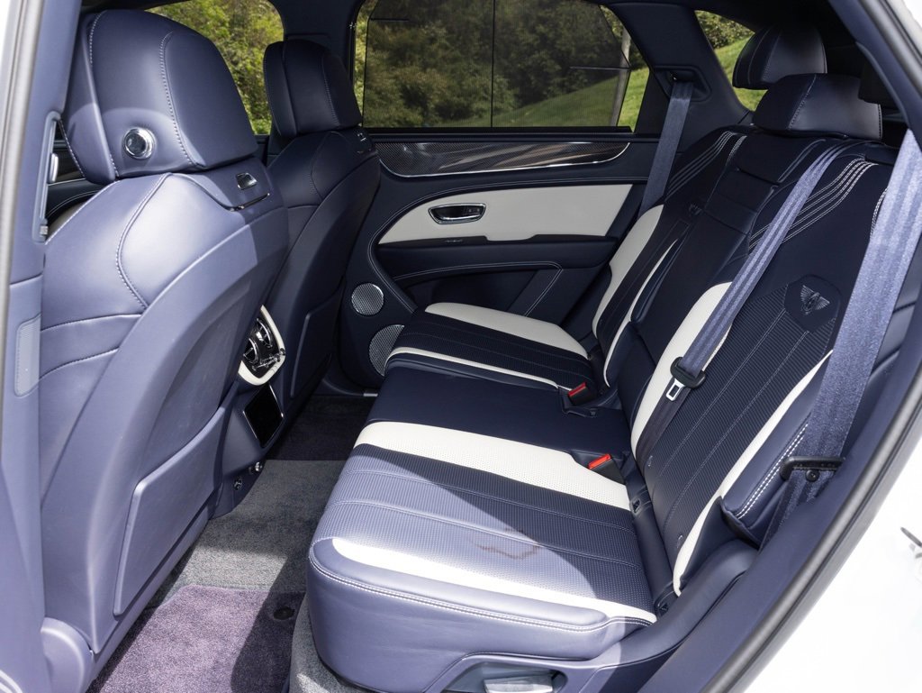 Used 2023 Bentley Bentayga image 44