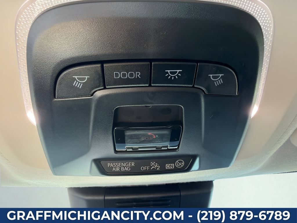 Used 2025 Toyota Corolla LE FWD image 21