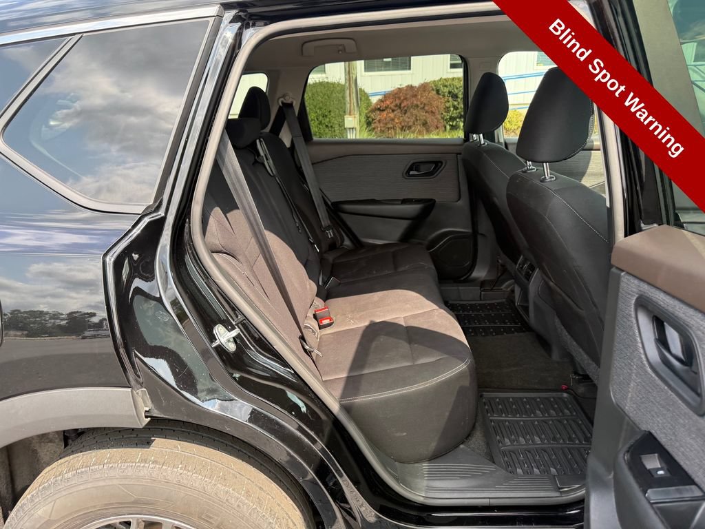 Used 2023 Nissan Rogue S AWD/4WD image 38