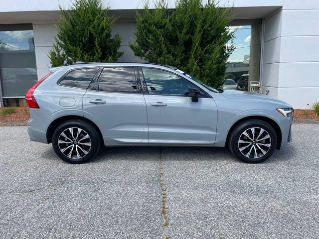 Used 2024 Volvo XC60 B5 Plus AWD/4WD image 5