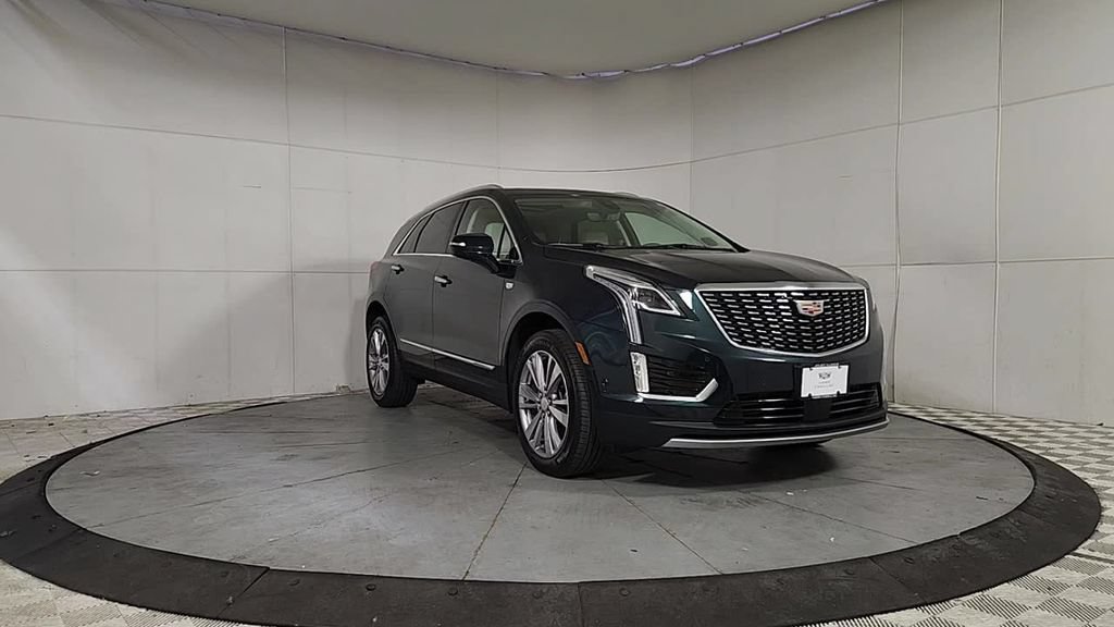 Used 2024 Cadillac XT5 Premium Luxury w/ Technology Package FWD image 2
