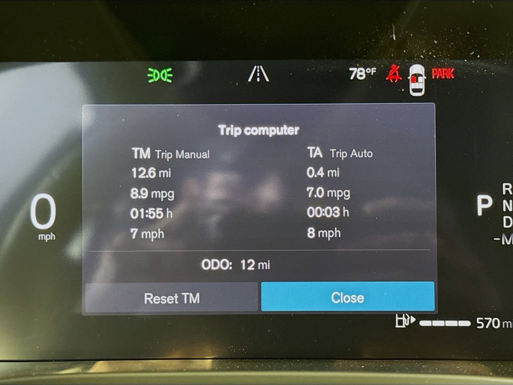 Used 2026 Volvo XC60 B5 Plus w/ Climate Package PRO image 12