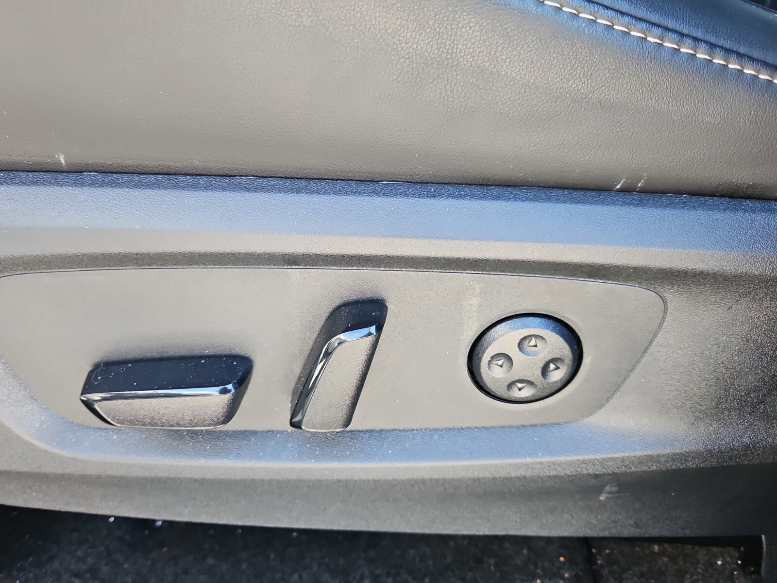 Certified 2025 INFINITI QX60 Luxe w/ Black Edition image 18