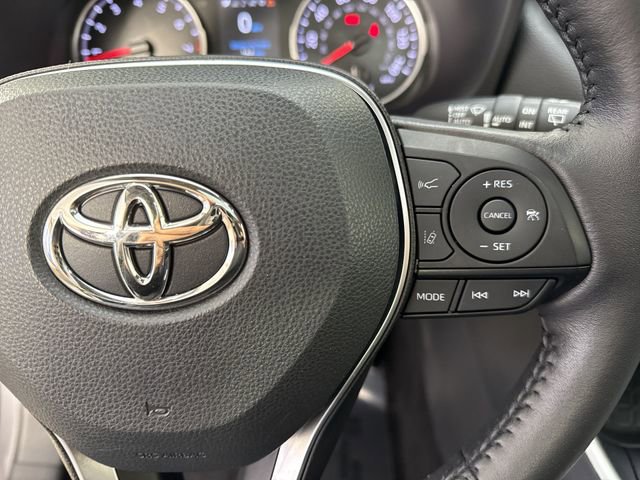 Used 2022 Toyota RAV4 XLE Premium AWD/4WD image 14