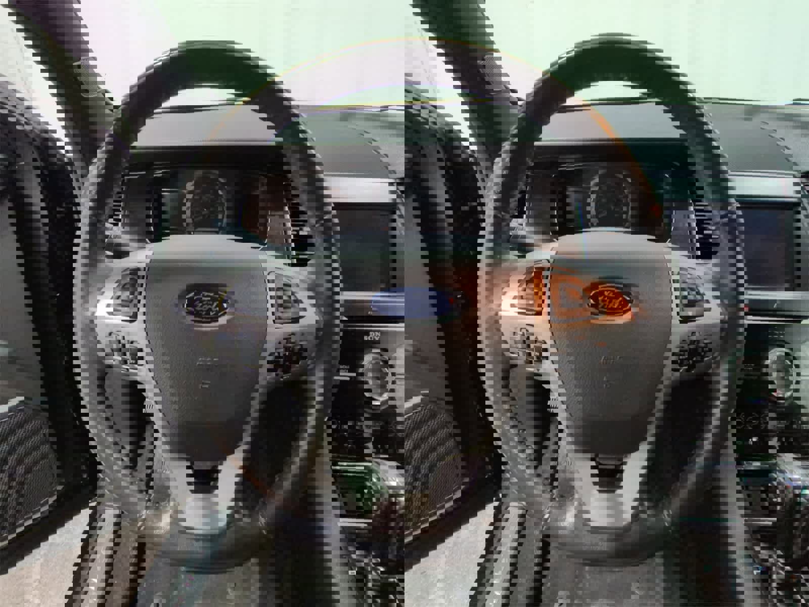 Used 2016 Ford Taurus Limited w/ Equipment Group 301A image 25