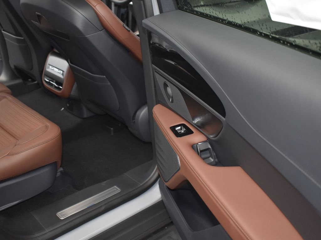 New 2026 Lincoln Nautilus Reserve w/ Jet Appearance Package image 12