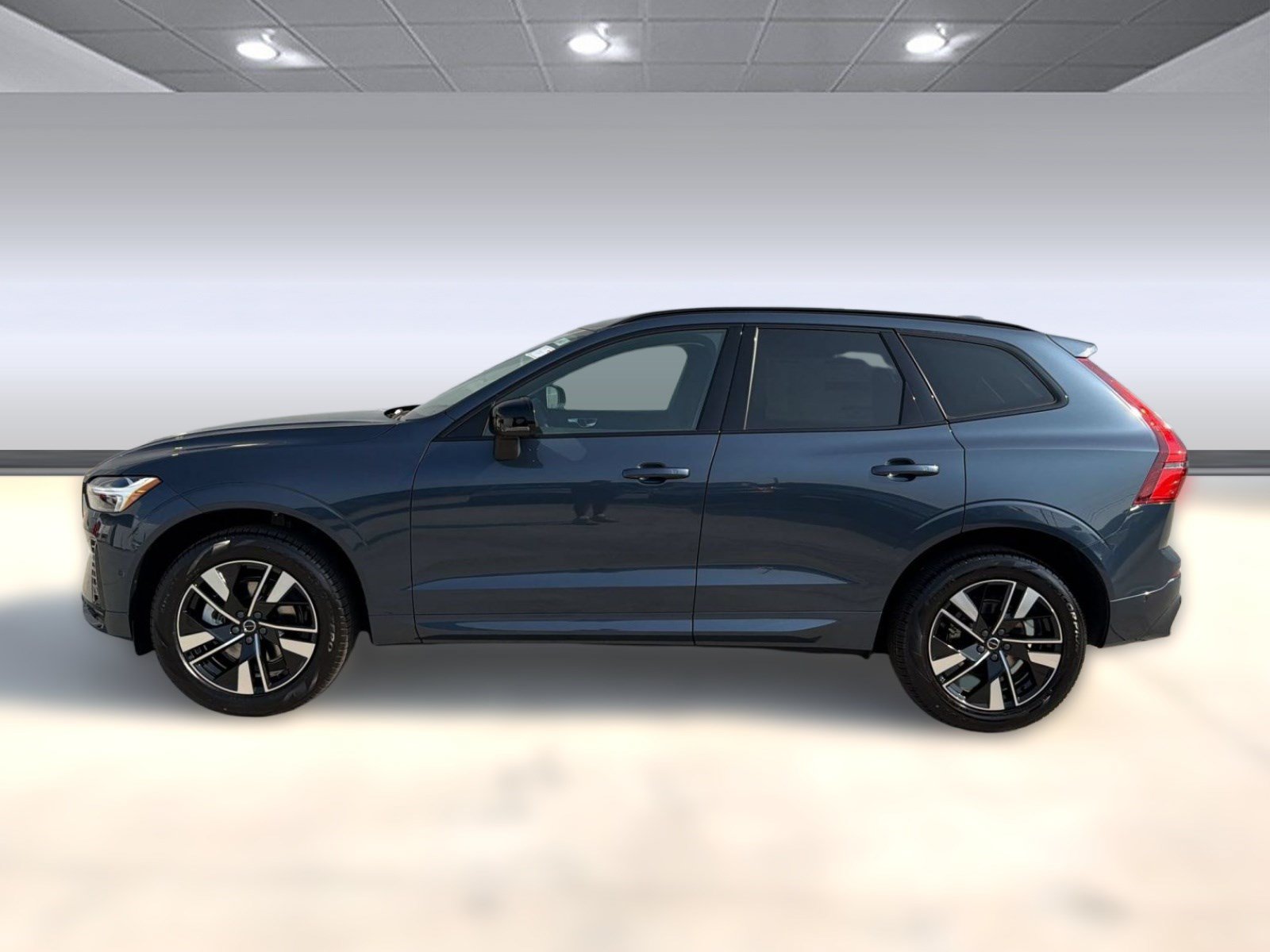 New 2026 Volvo XC60 B5 Plus w/ Climate Package AWD/4WD image 2