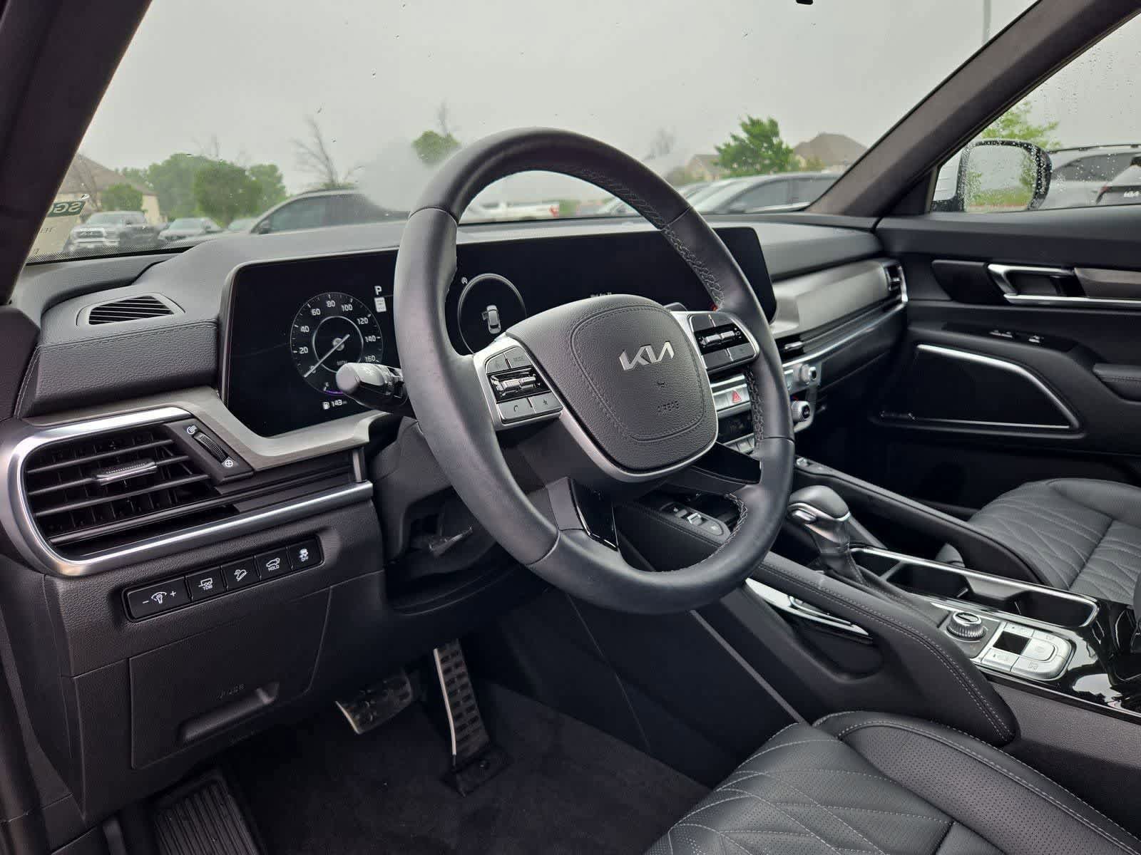 Certified 2025 Kia Telluride SX Prestige X-Pro AWD/4WD image 2