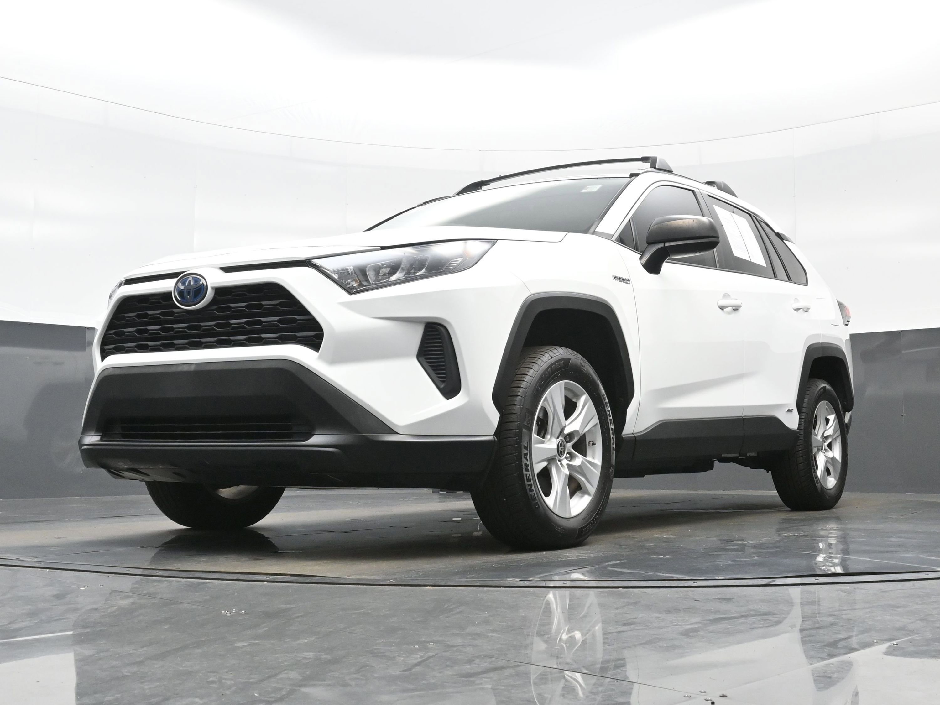 Used 2021 Toyota RAV4 LE AWD/4WD image 26