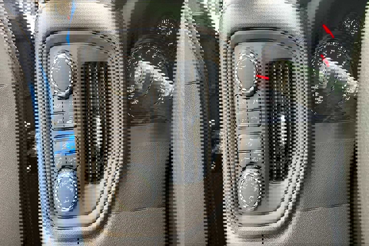 Used 2023 Chevrolet Silverado 1500 Custom image 68