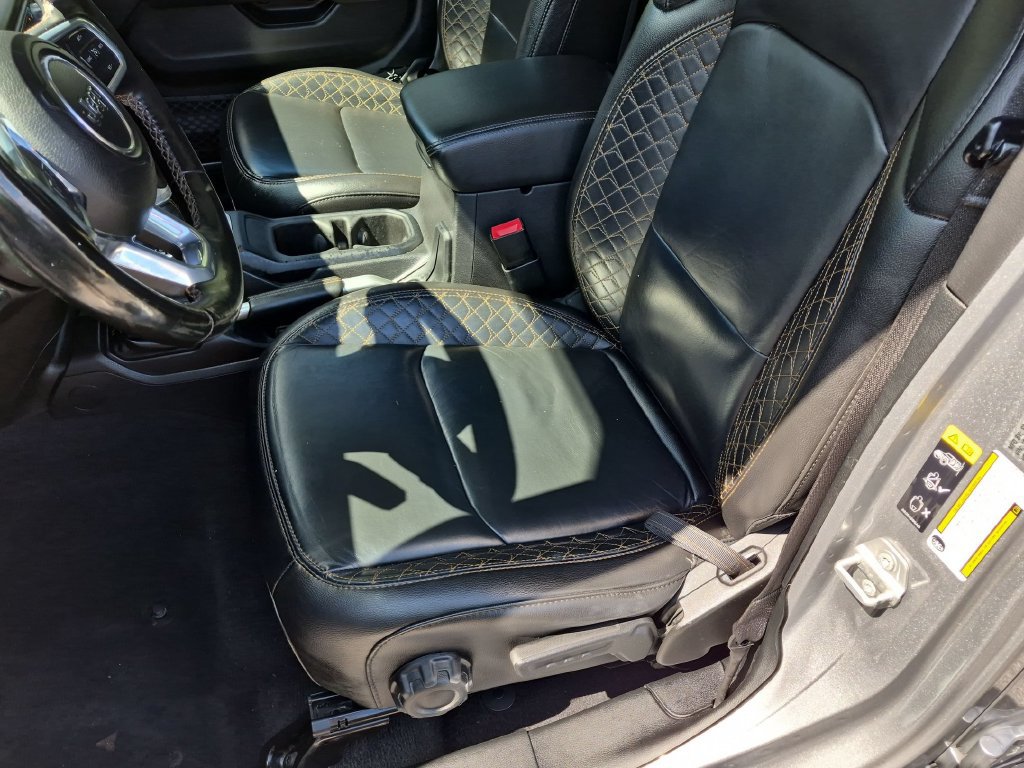 Certified 2020 Jeep Wrangler Unlimited Sahara AWD/4WD image 19