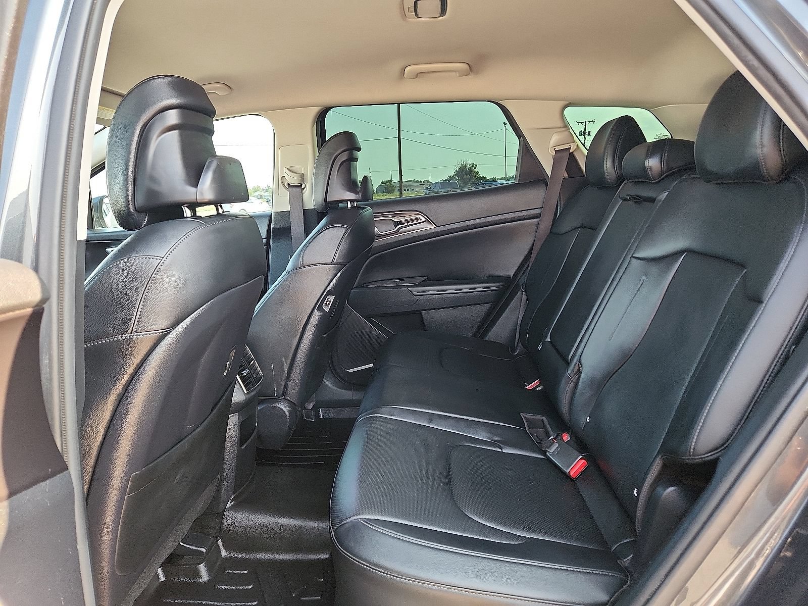 Used 2023 Kia Sportage EX AWD/4WD image 8