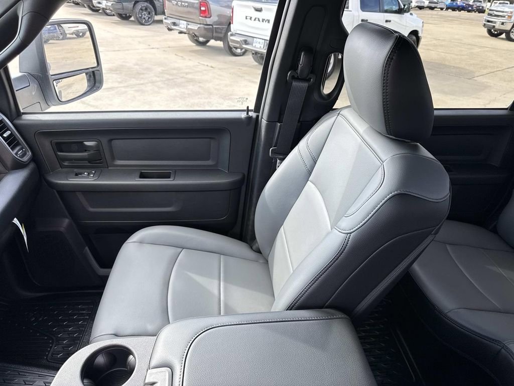New 2026 RAM 3500 Tradesman image 32