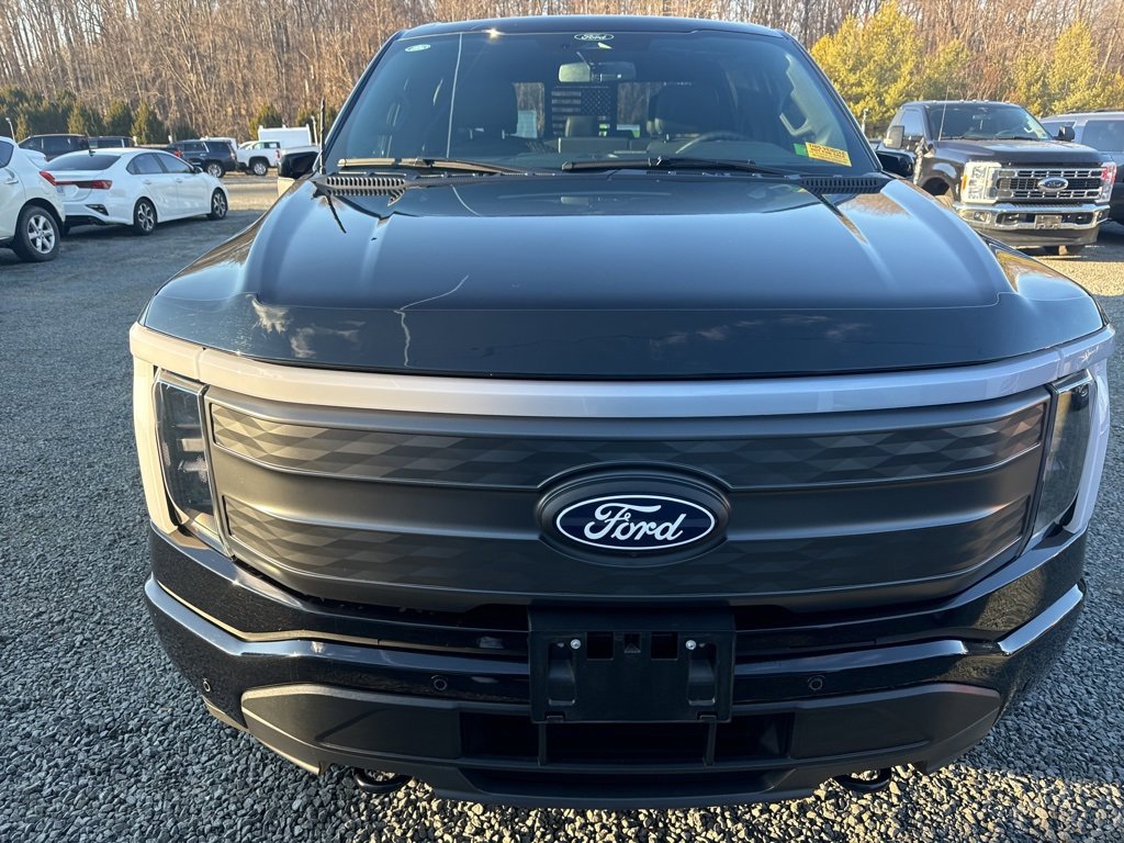 Used 2024 Ford F150 Lightning Lariat image 2