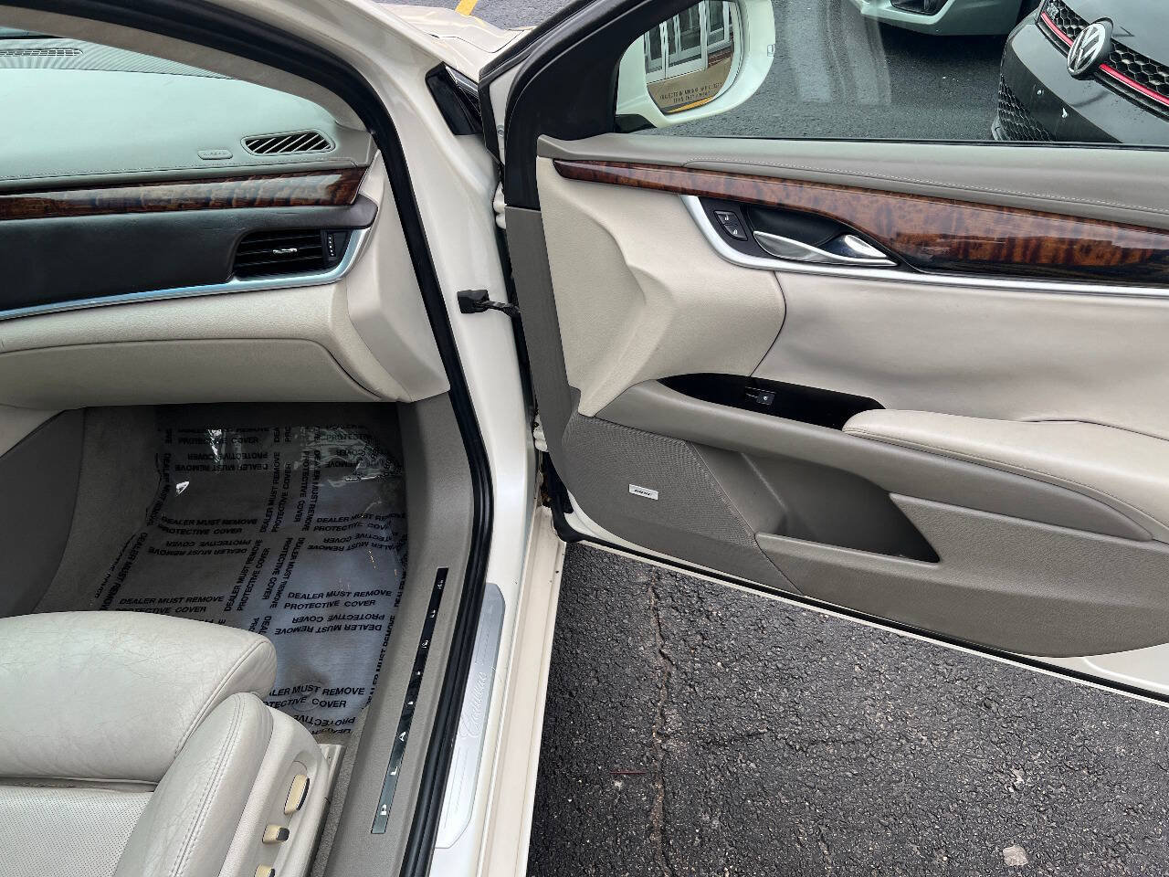 Used 2013 Cadillac XTS Platinum AWD/4WD image 30