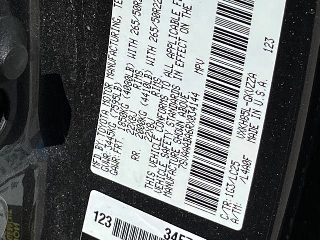 Used 2024 Toyota Sequoia Capstone AWD/4WD image 38