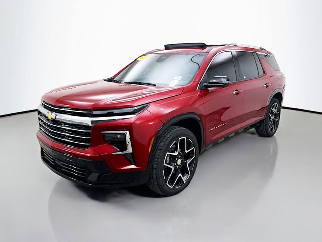 Used 2025 Chevrolet Traverse High Country image 3