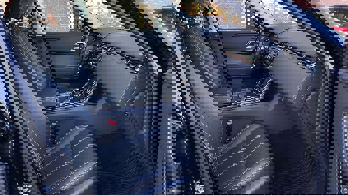 Used 2019 Land Rover Range Rover Velar S image 45