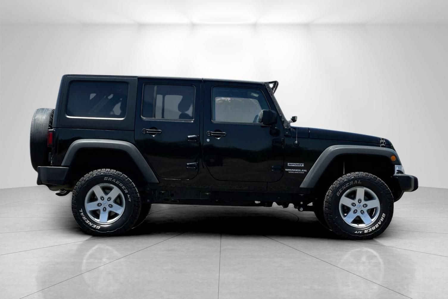 Used 2017 Jeep Wrangler Unlimited Sport w/ Quick Order Package 24S AWD/4WD image 2