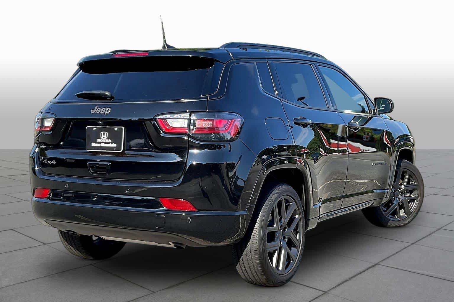 Used 2024 Jeep Compass Limited w/ High Altitude Package AWD/4WD image 25