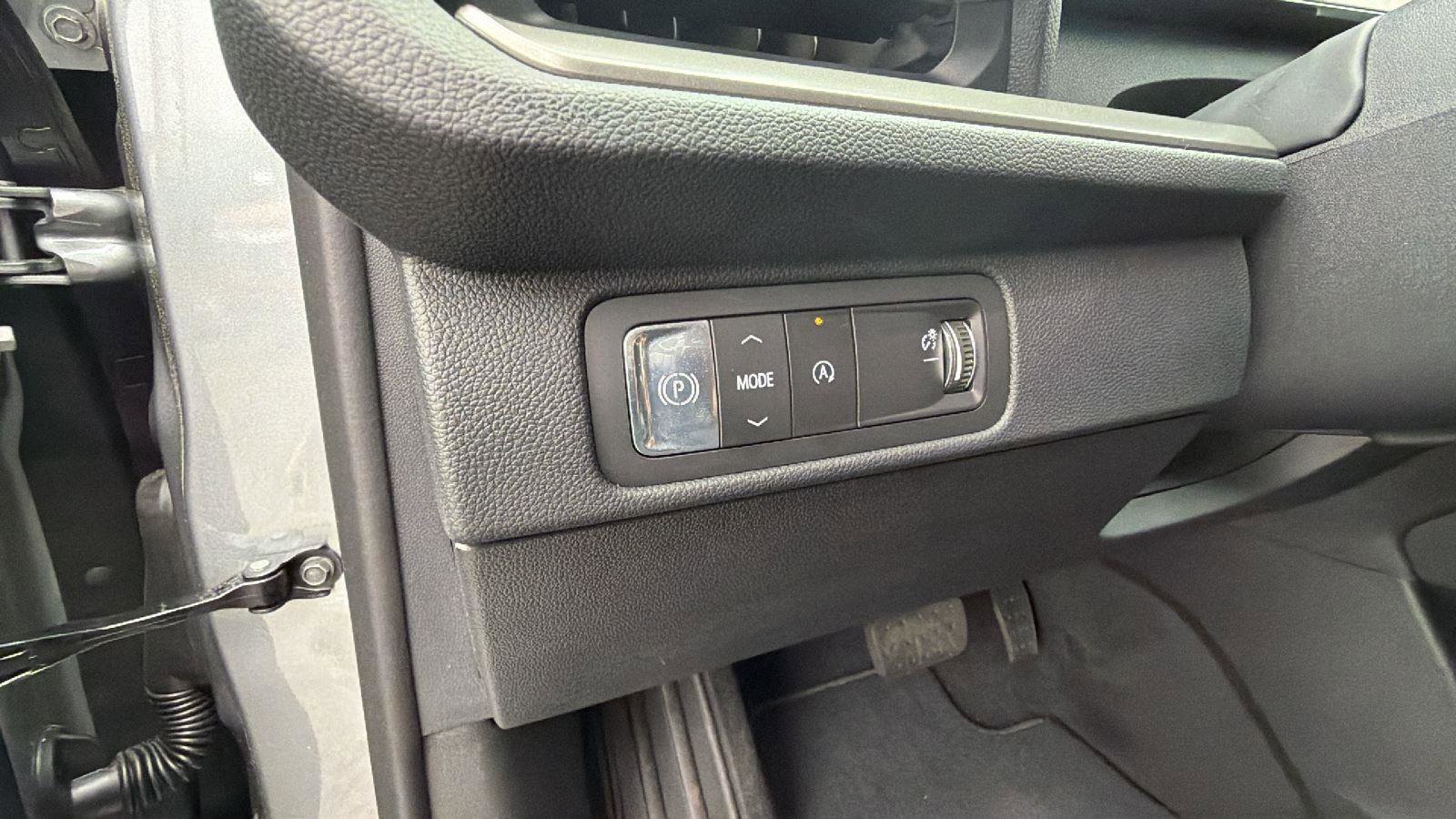 Certified 2026 Chevrolet Traverse LT image 24