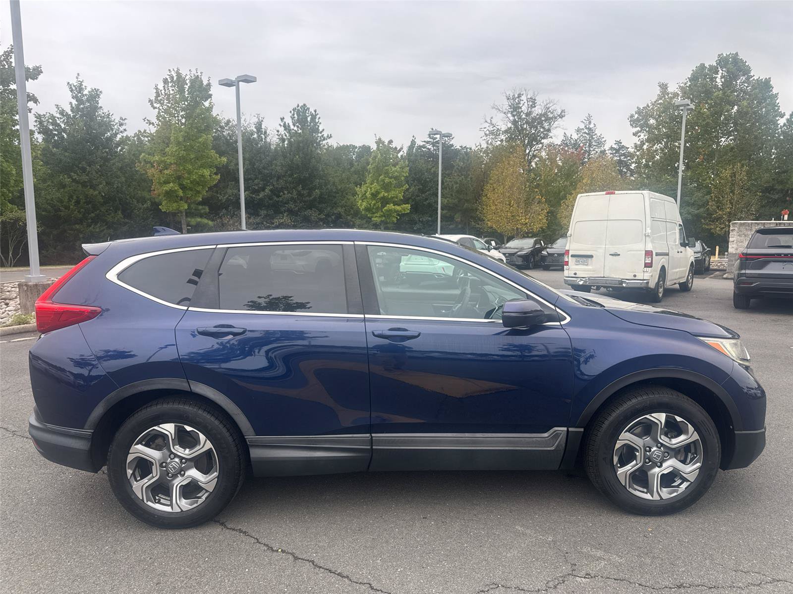 Used 2017 Honda CR-V EX image 8