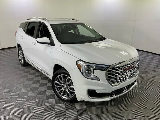 Used 2023 GMC Terrain Denali w/ LPO, Floor Liner Package AWD/4WD image 51