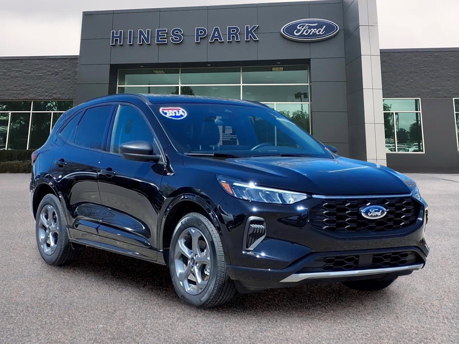 Used 2024 Ford Escape ST-Line w/ Tech Pack #1 AWD/4WD image 1