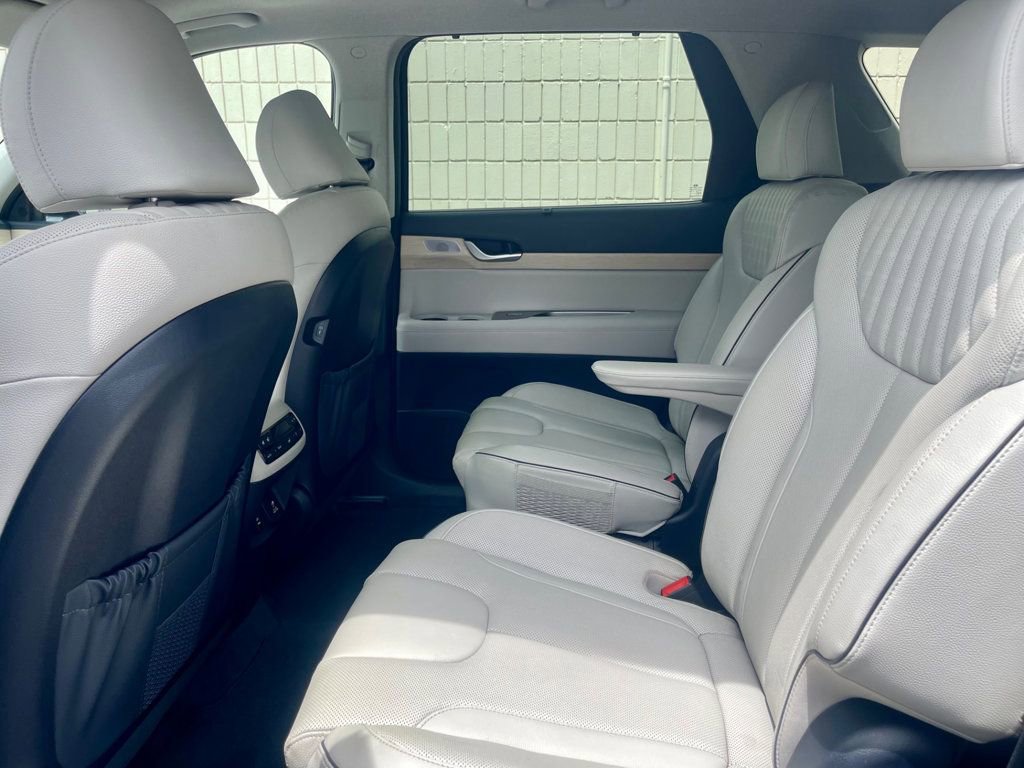 Used 2025 Hyundai Palisade Limited FWD image 11