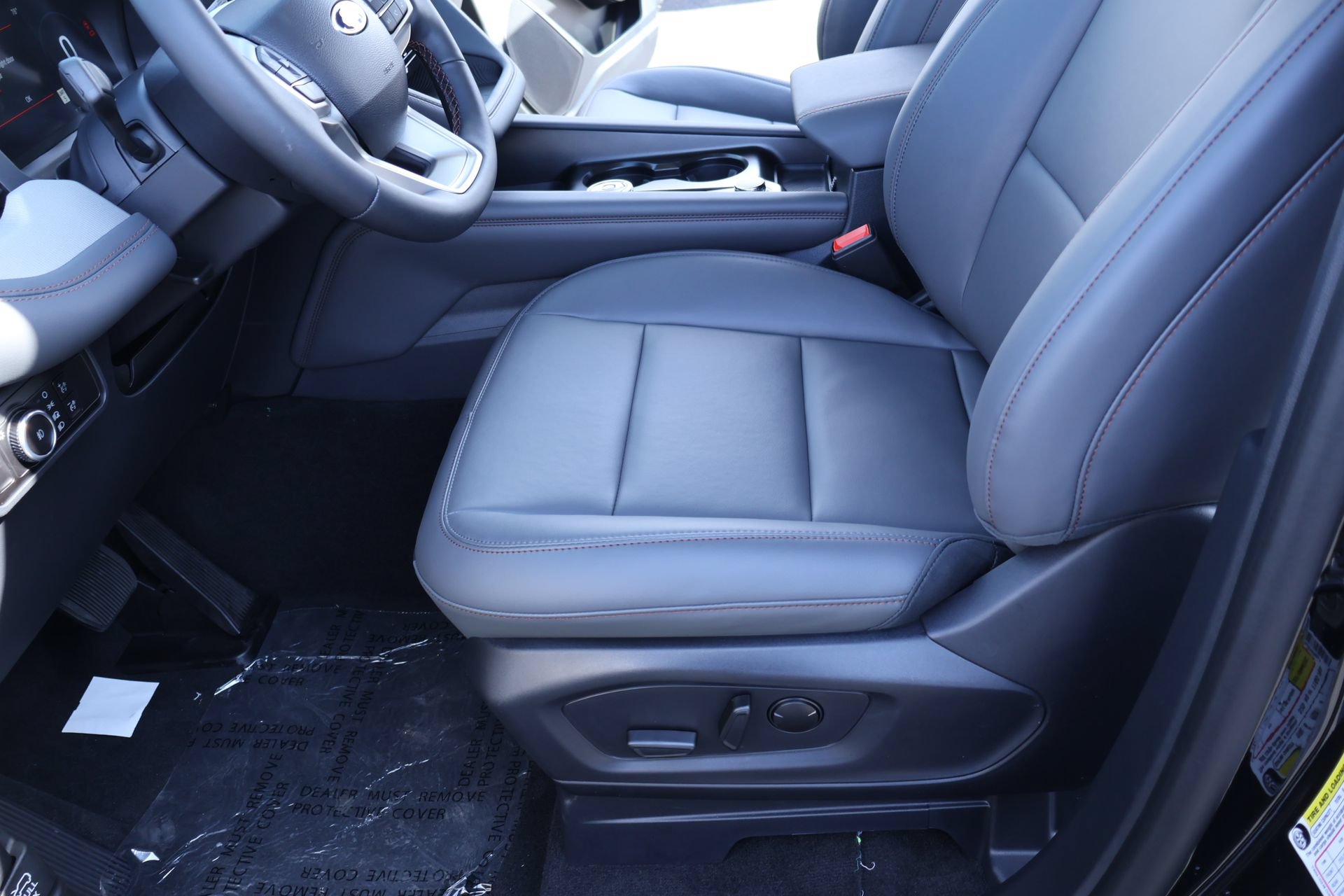 New 2026 Ford Explorer Active w/ Active Comfort Package AWD/4WD image 12