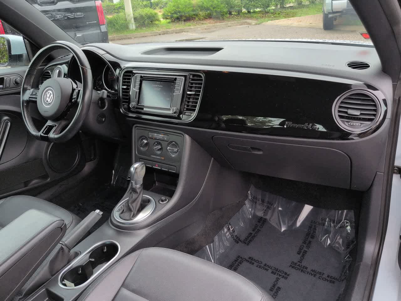 Used 2018 Volkswagen Beetle 2.0T S FWD image 15