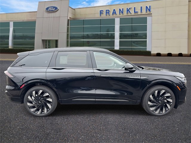 New 2026 Lincoln Nautilus Reserve image 8