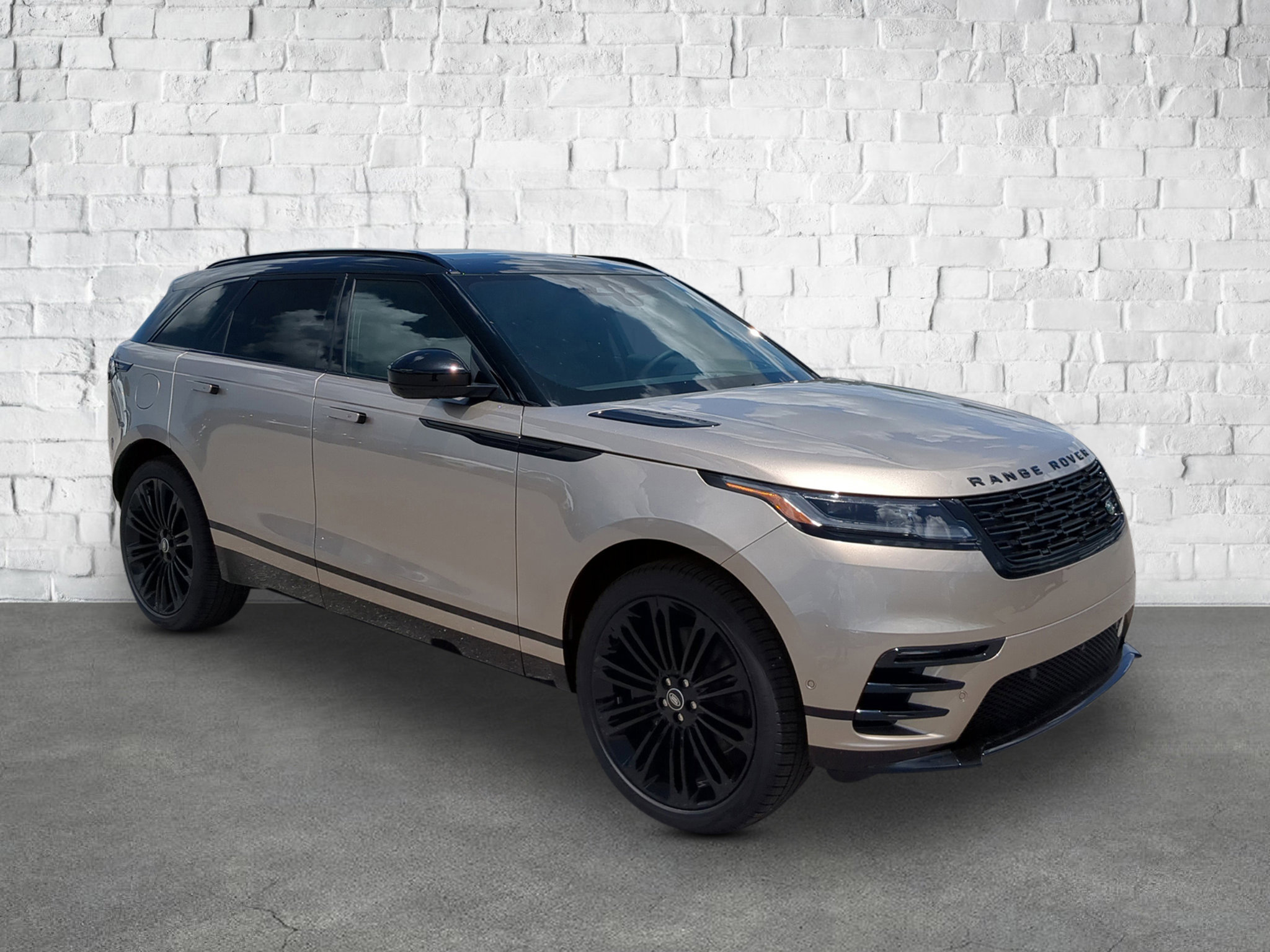 New 2026 Land Rover Range Rover Velar Dynamic SE image 8