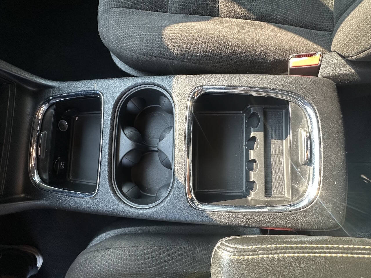 Used 2014 Dodge Grand Caravan SXT w/ Blacktop Package FWD image 14