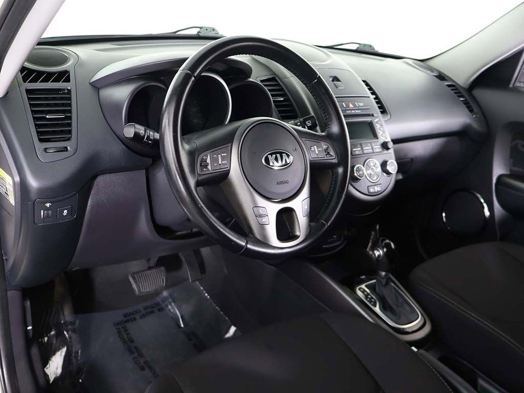 Used 2013 Kia Soul + FWD image 21