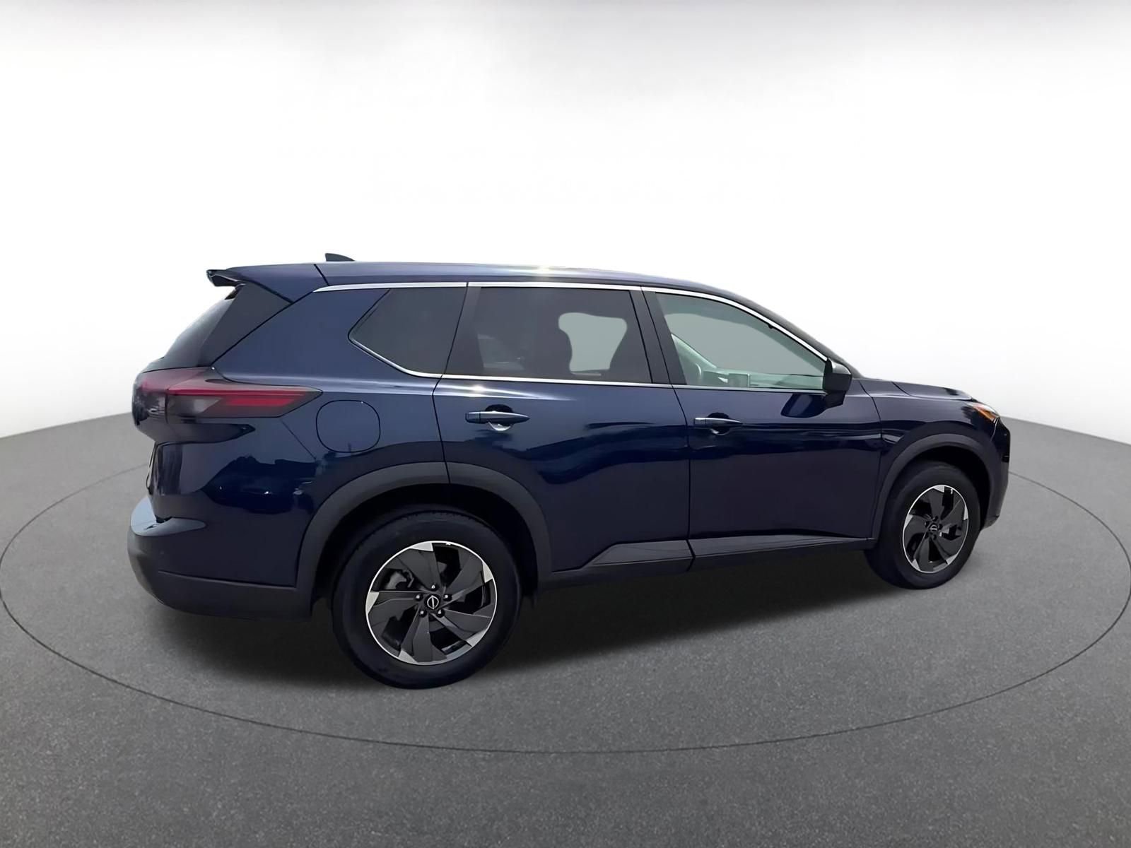 Used 2025 Nissan Rogue SV FWD image 14