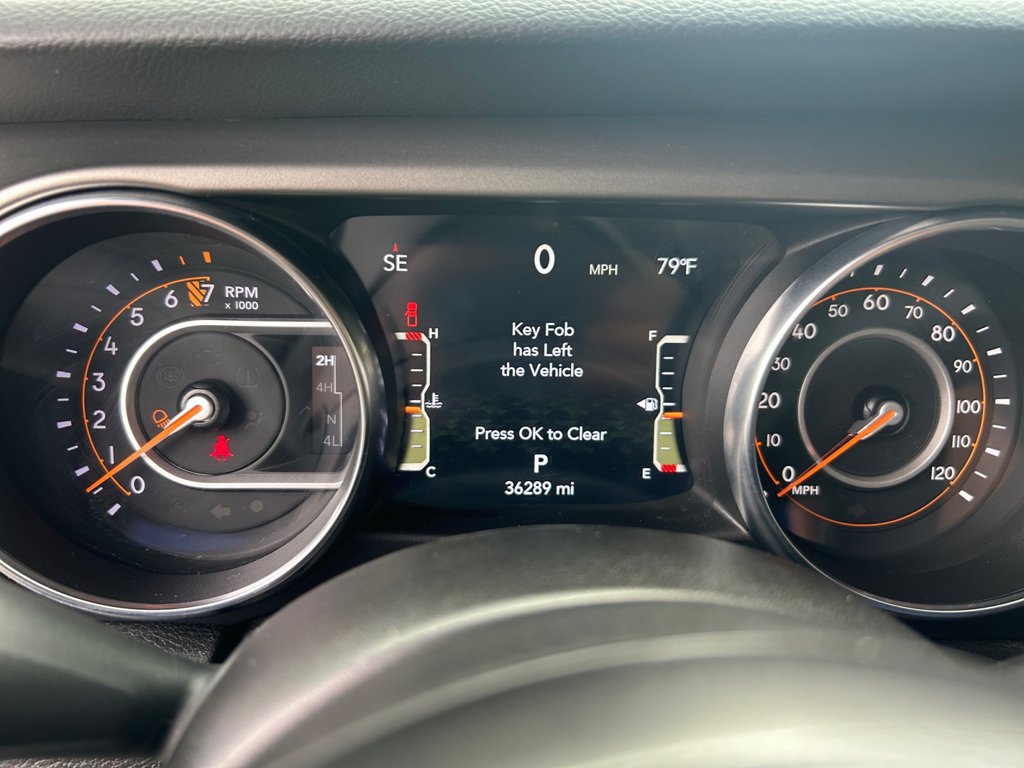 Certified 2023 Jeep Gladiator Sport AWD/4WD image 18