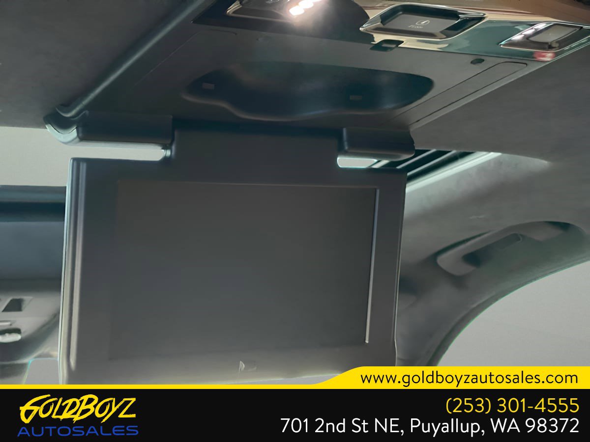 Used 2017 Cadillac Escalade ESV Platinum image 22