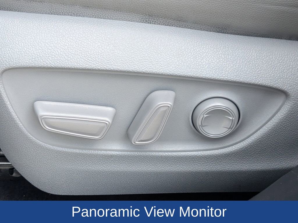 Used 2023 Toyota Highlander Platinum image 14