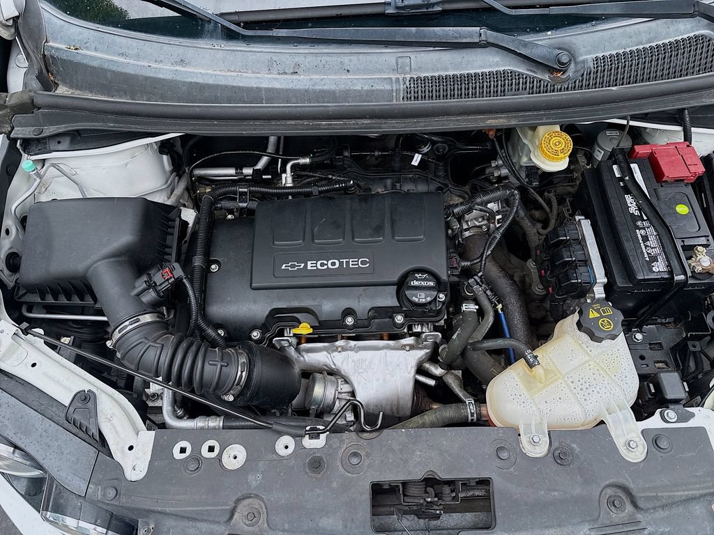 Used 2015 Chevrolet Sonic LTZ FWD image 28