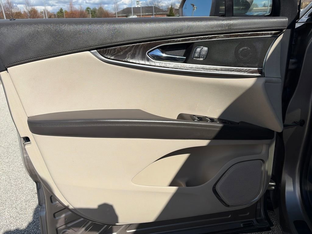 Used 2018 Lincoln MKX Reserve w/ Lincoln MKX Climate Package image 13