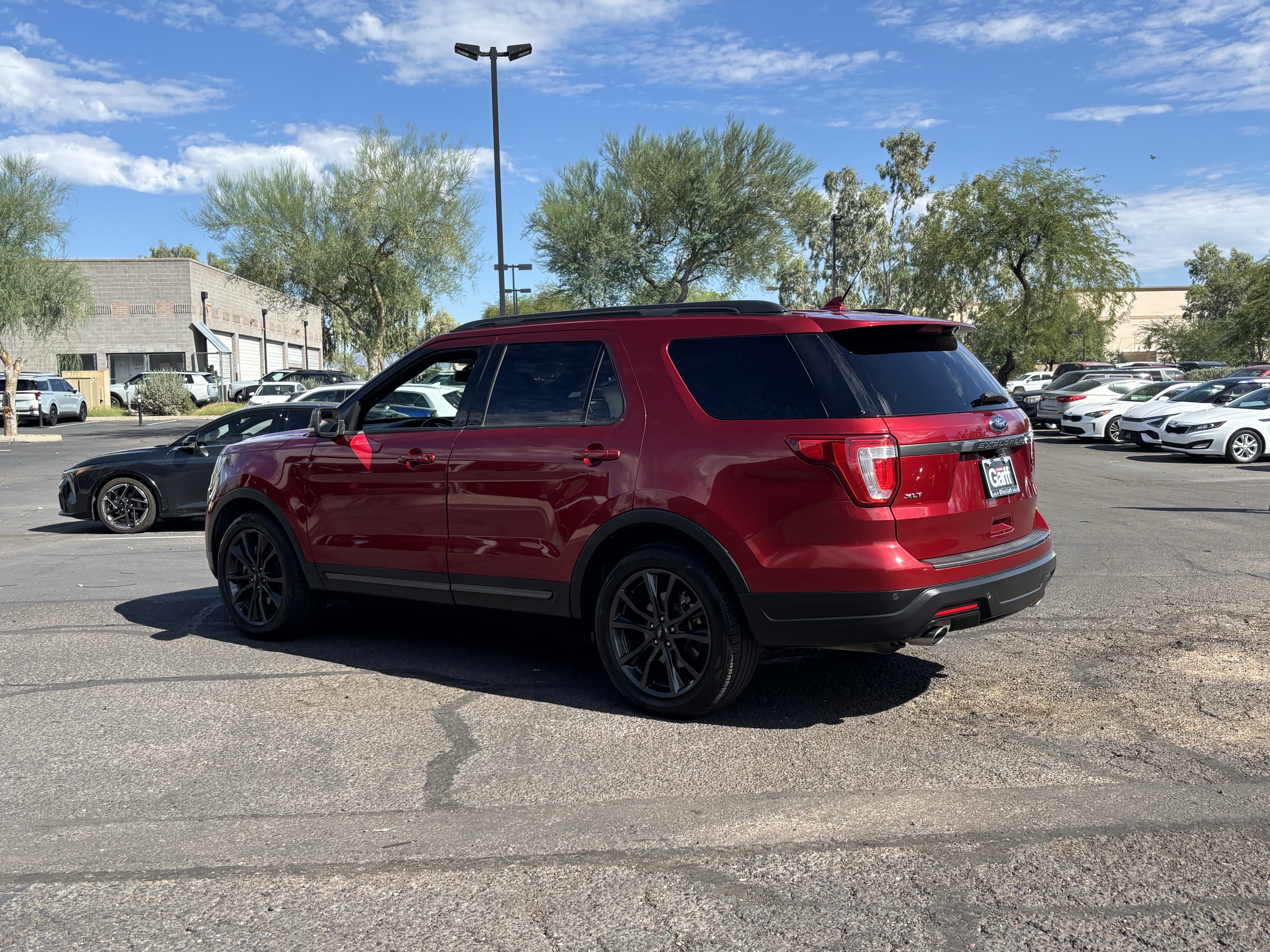Used 2019 Ford Explorer XLT w/ Equipment Group 202A FWD image 4
