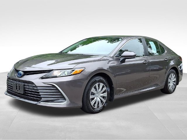Used 2024 Toyota Camry LE FWD image 3
