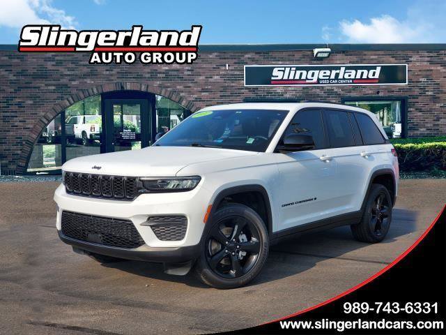 Used 2022 Jeep Grand Cherokee Altitude image 1