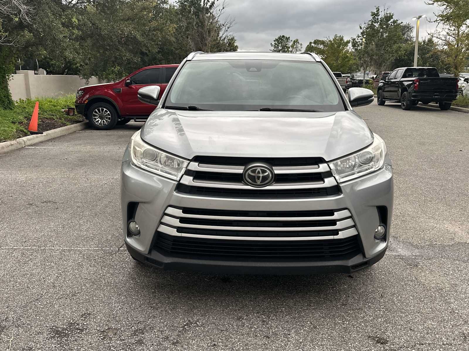 Used 2019 Toyota Highlander XLE FWD image 9